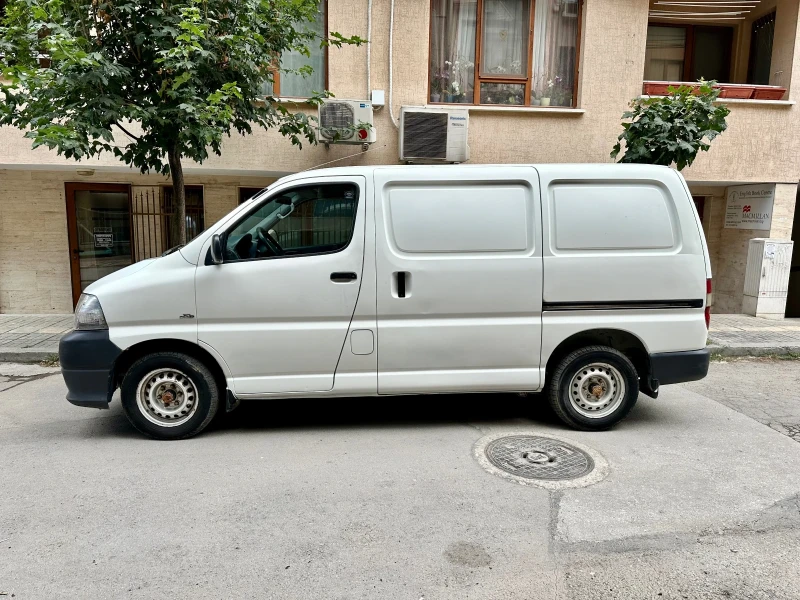 Toyota Hiace D4D, снимка 3 - Бусове и автобуси - 52531349