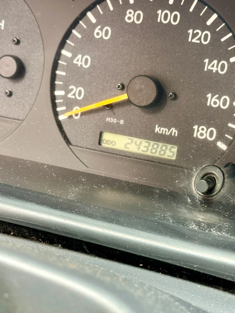 Toyota Hiace D4D, снимка 8 - Бусове и автобуси - 52531349