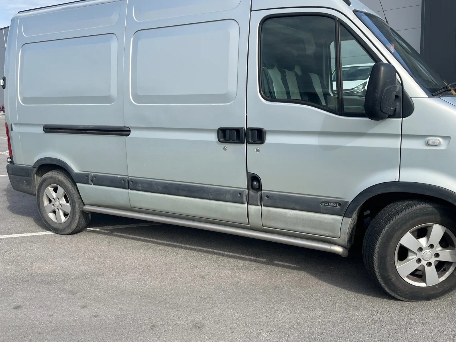 Renault Master 2.5 DCI Климатик, снимка 3 - Бусове и автобуси - 54734345