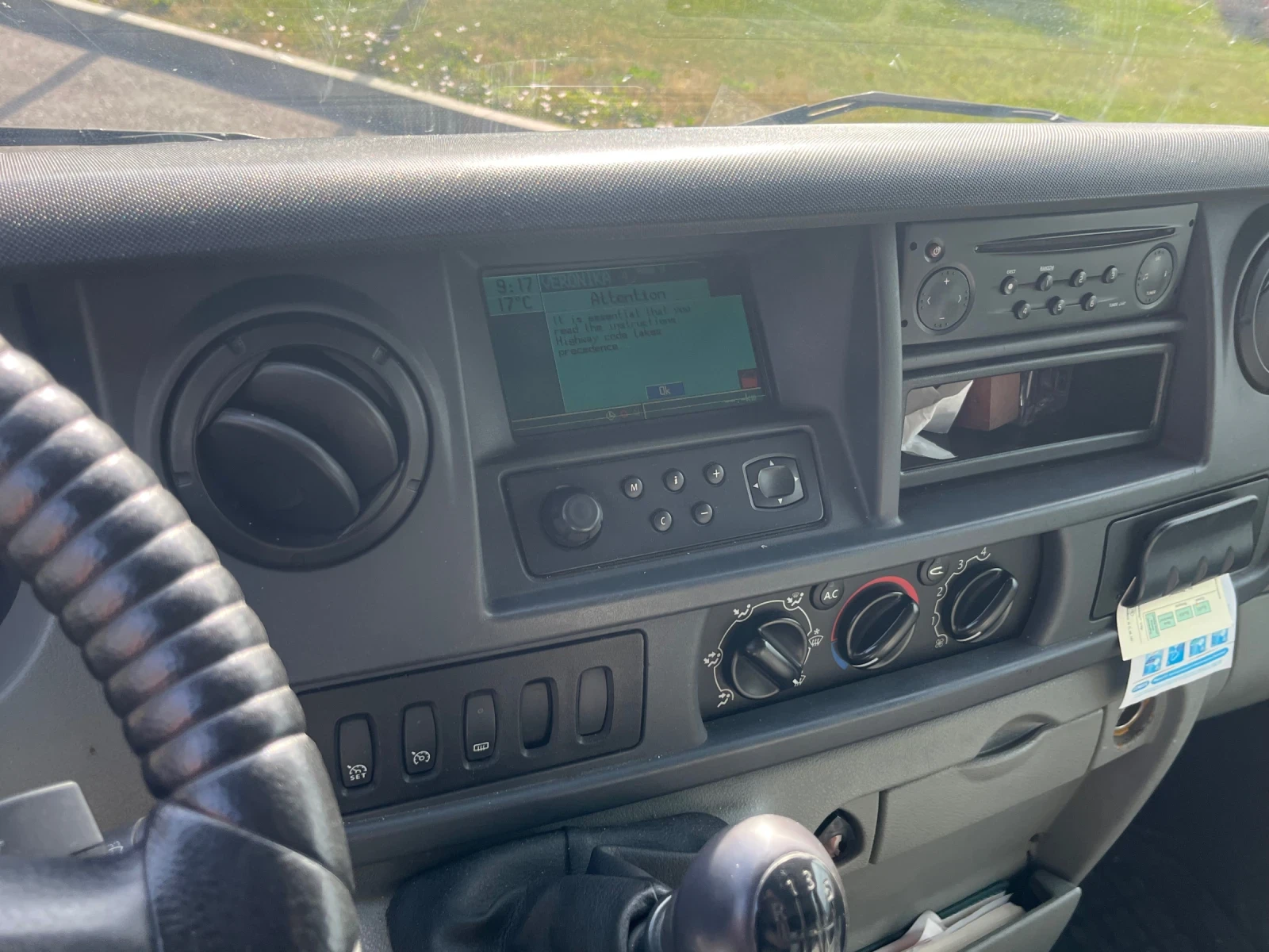 Renault Master 2.5 DCI Климатик, снимка 8 - Бусове и автобуси - 54734345
