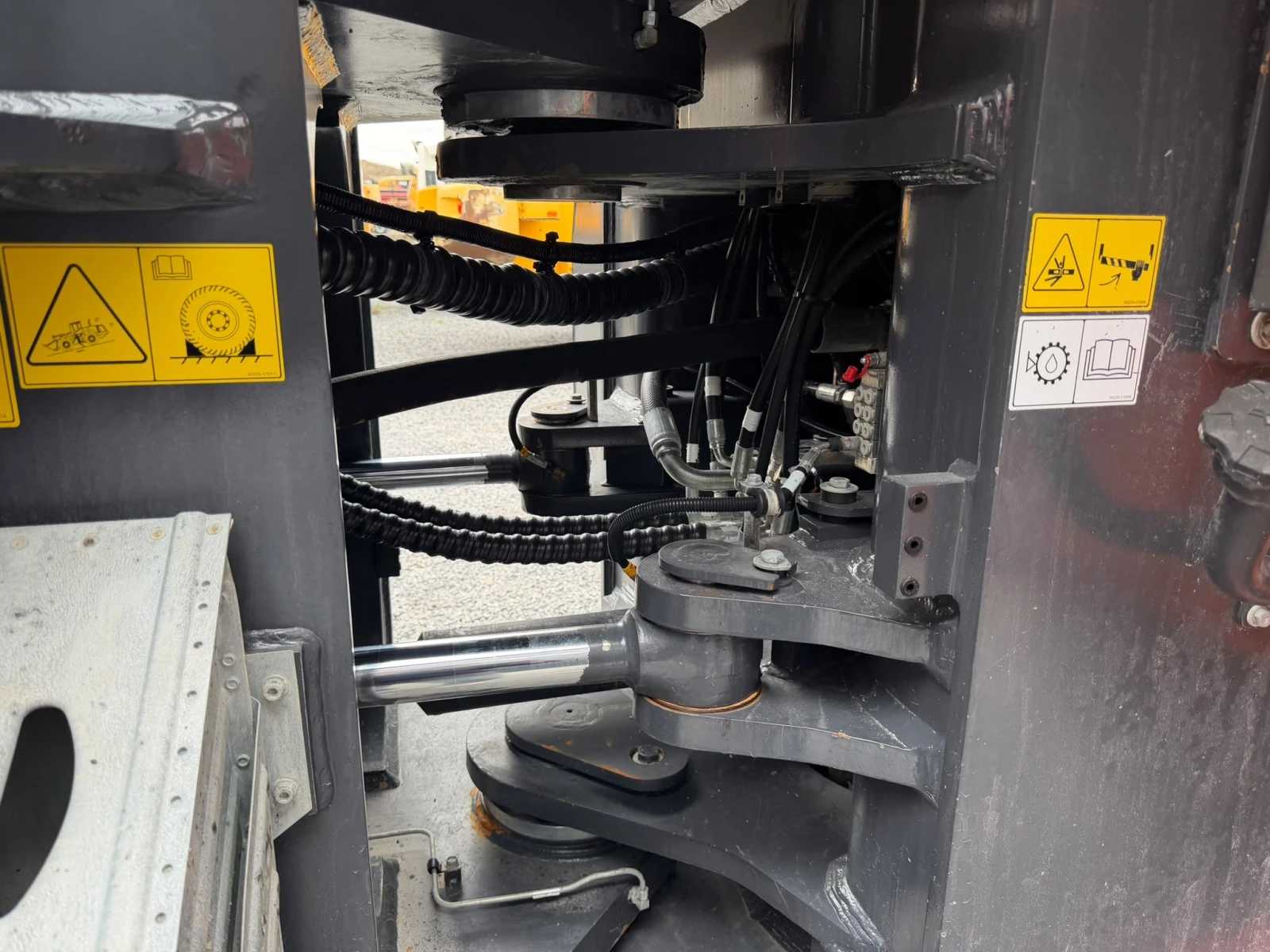 Челен товарач DOOSAN DL 450 ЛИЗИНГ, снимка 10 - Индустриална техника - 56242359