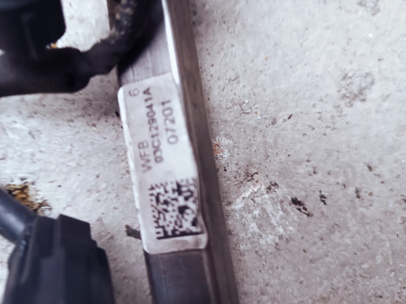 03C129041A Горивна рейка метан , снимка 2 - Части - 56660312