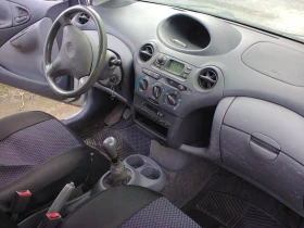 Toyota Yaris 1.0 Газ-бензин , снимка 10