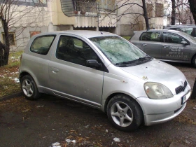 Toyota Yaris 1.0 Газ-бензин , снимка 13