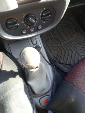 Renault Clio - 900 € / 1760.25 лв. - 10139282 8