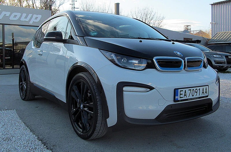 BMW i3 120Ah/Keyless GO/KAMERA/ДИСТРОНИК СОБСТВЕН ЛИЗИНГ, снимка 3 - Автомобили и джипове - 45557681