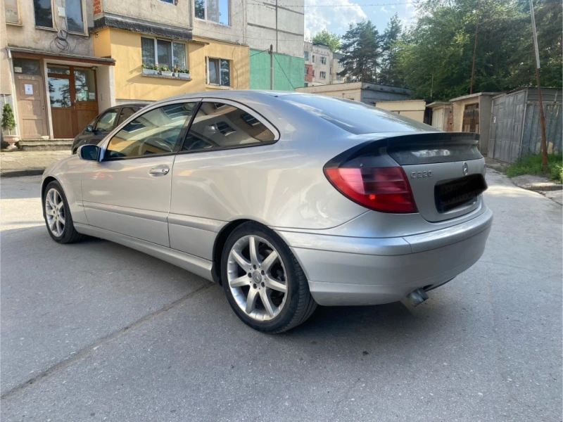 Mercedes-Benz C 220 Cdi, снимка 2 - Автомобили и джипове - 47053682