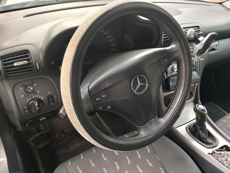 Mercedes-Benz C 220 Cdi, снимка 6 - Автомобили и джипове - 49445079