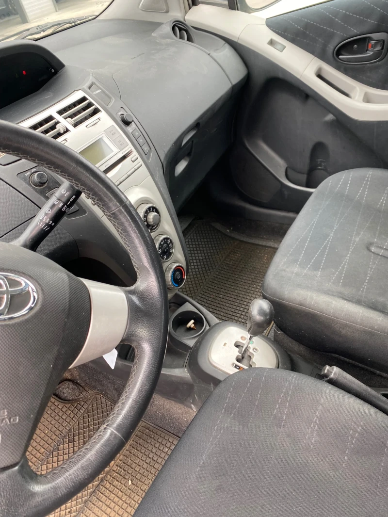 Toyota Yaris 1.3vvti - АВТОМАТИК - 138хил.км, снимка 10 - Автомобили и джипове - 47573926