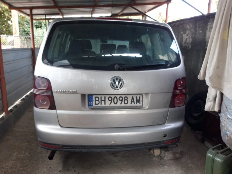 VW Touran, снимка 4 - Автомобили и джипове - 47655233