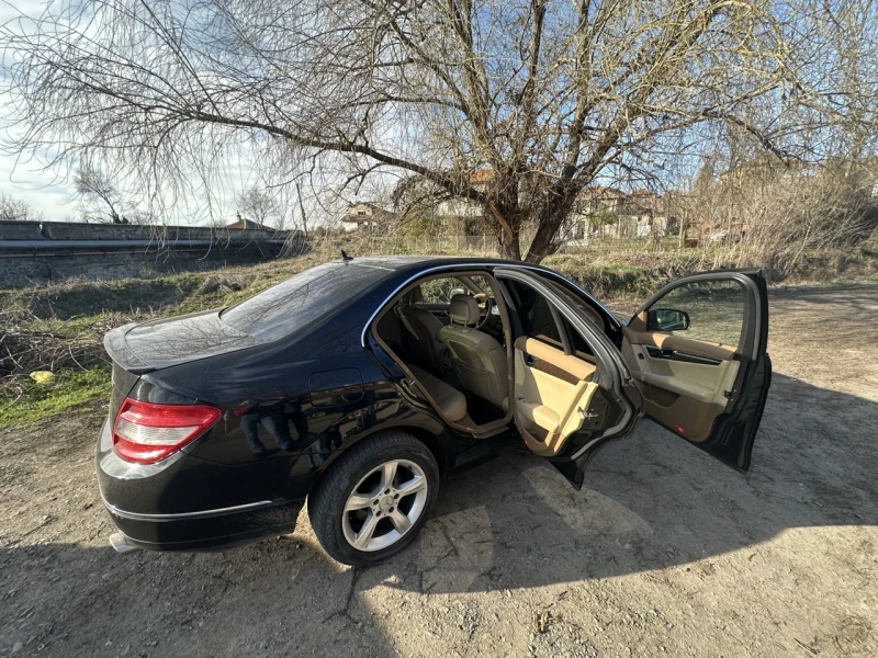 Mercedes-Benz C 230, снимка 4 - Автомобили и джипове - 49423222