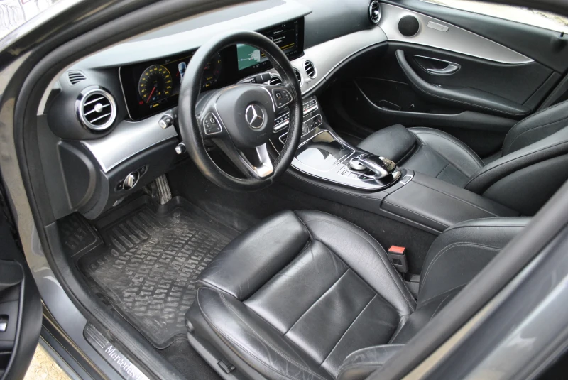 Mercedes-Benz E 220, снимка 5 - Автомобили и джипове - 49997481