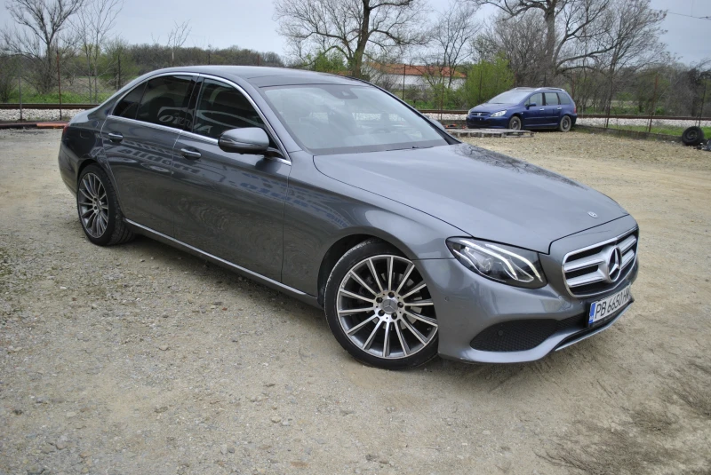 Mercedes-Benz E 220, снимка 3 - Автомобили и джипове - 49997481