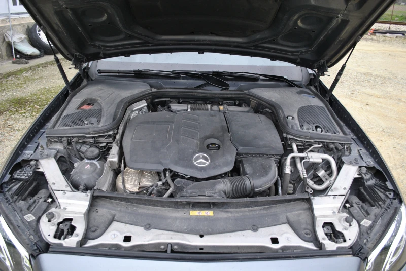 Mercedes-Benz E 220, снимка 13 - Автомобили и джипове - 49997481