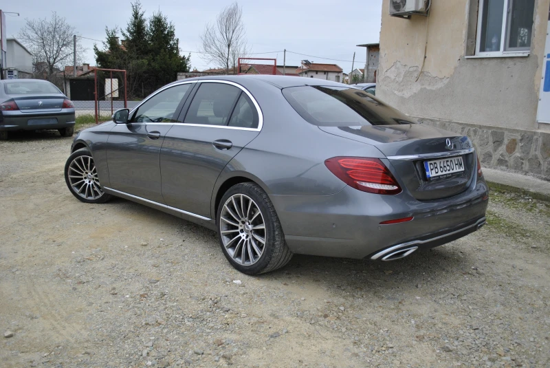 Mercedes-Benz E 220, снимка 4 - Автомобили и джипове - 49997481