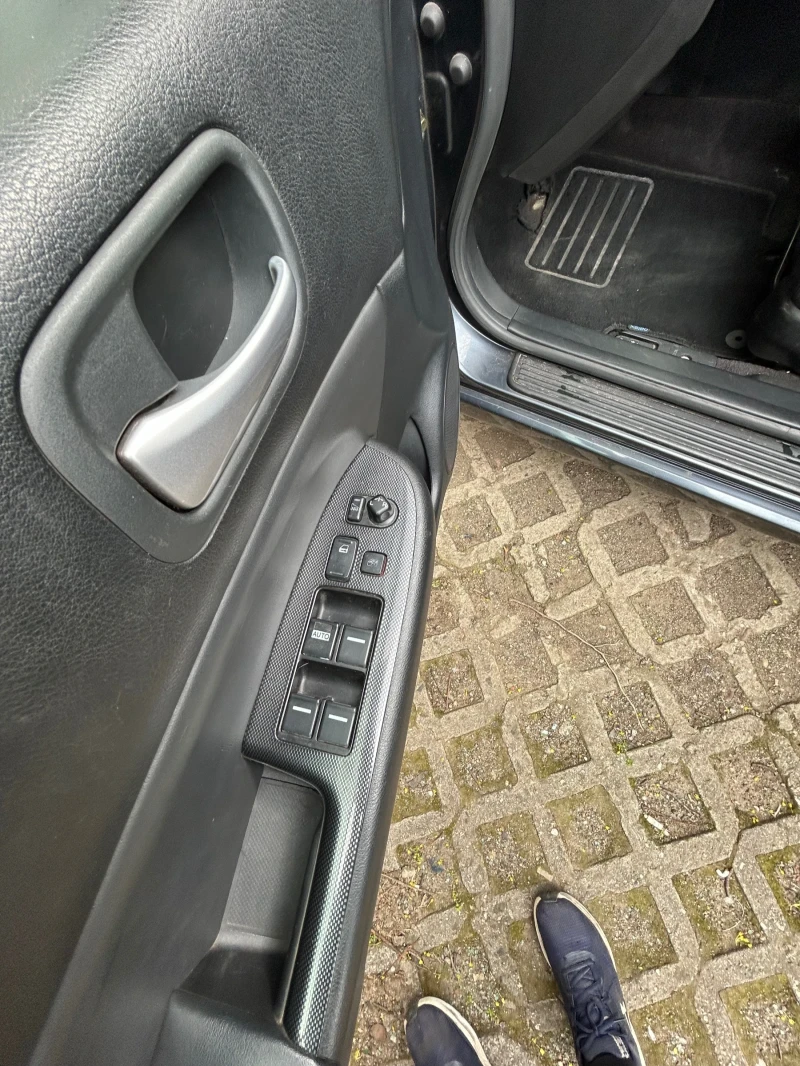 Honda Accord 2.2 i-CTDi, снимка 12 - Автомобили и джипове - 52249924