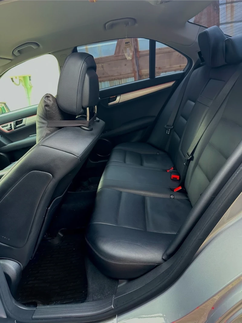 Mercedes-Benz C 180 1.8 Бензин, снимка 15 - Автомобили и джипове - 52555329
