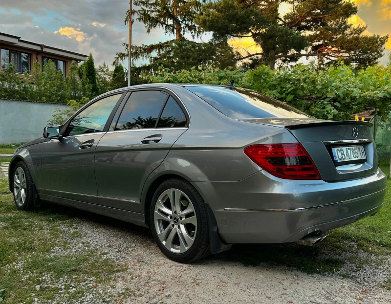 Mercedes-Benz C 180 1.8 Бензин, снимка 2 - Автомобили и джипове - 52555329