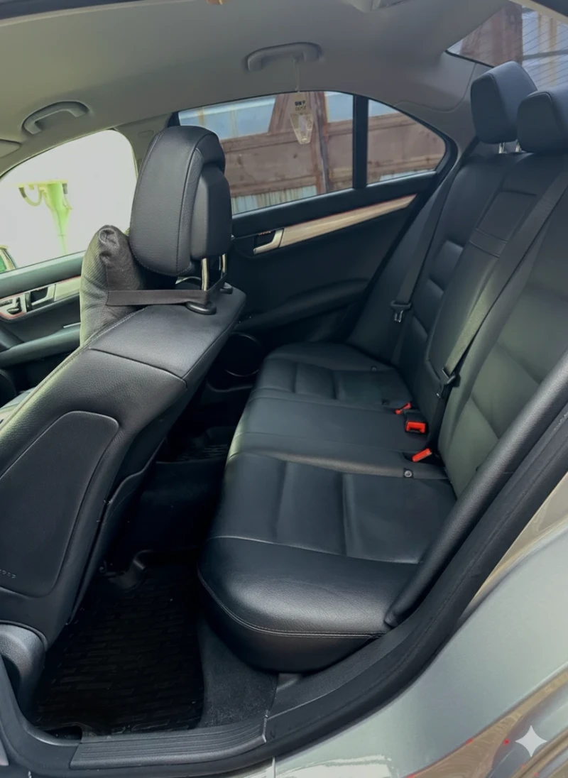 Mercedes-Benz C 180 Бензин /Обслужена Верига /Германия /Всичко платено, снимка 12 - Автомобили и джипове - 52555329