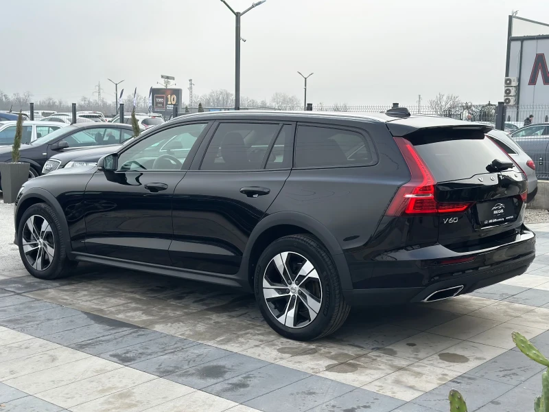 Volvo V60 Cross Country 2.0 B4 Mild Hybrid AWD Geartronic, снимка 4 - Автомобили и джипове - 52859581