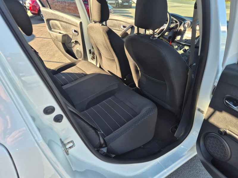 Dacia Sandero LAUREATE 1.5D-M/T, снимка 10 - Автомобили и джипове - 52927928