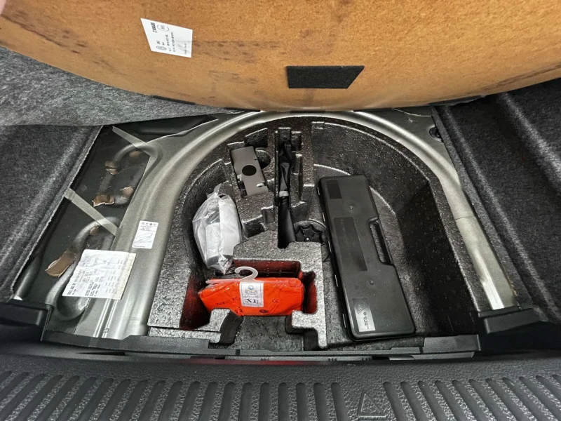 VW Polo 1.4 I, снимка 11 - Автомобили и джипове - 53508784