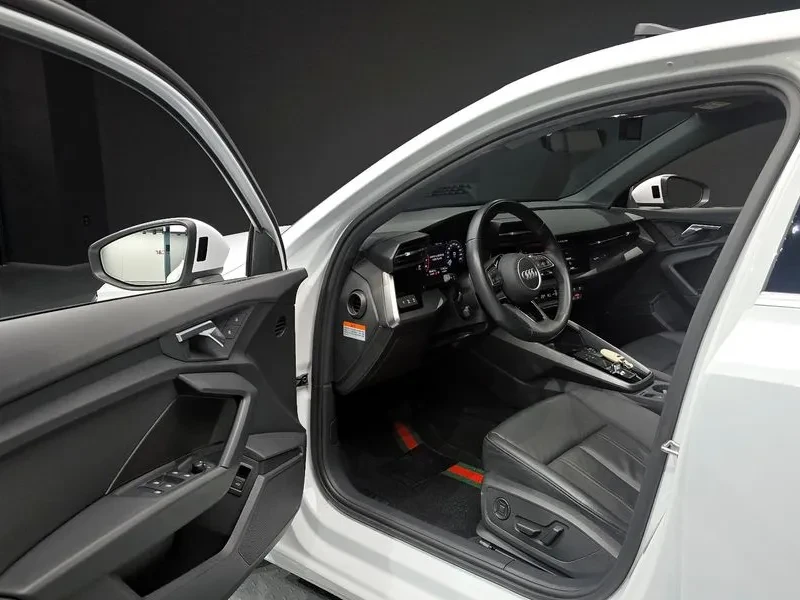 Audi A3 2.0 TFSI, снимка 10 - Автомобили и джипове - 54139411