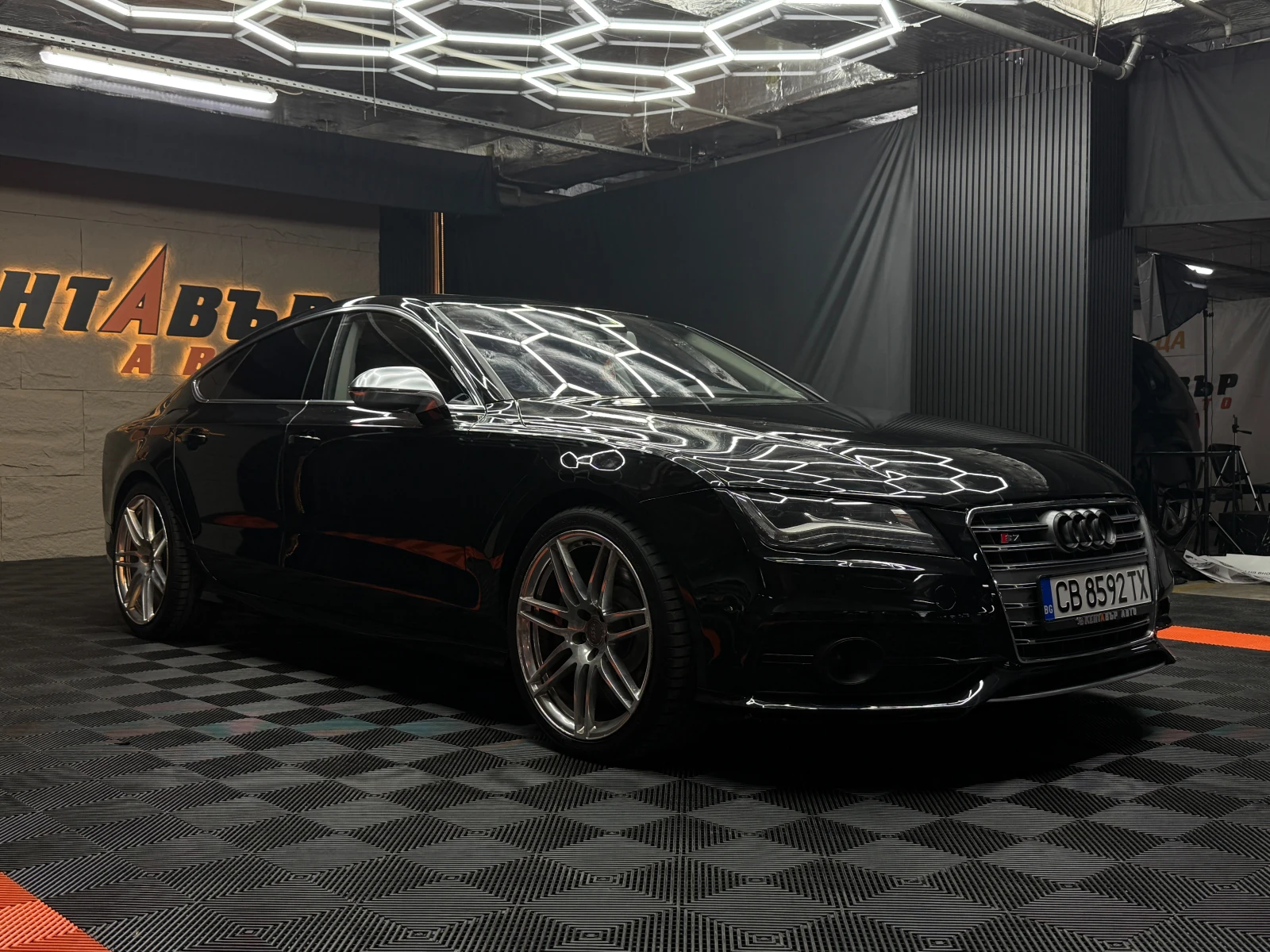 Audi S7 4.0i 420 к.с./ ГАРАНЦИЯ/БАРТЕР/ЛИЗИНГ/КОМЕНТАР, снимка 4 - Автомобили и джипове - 48909497