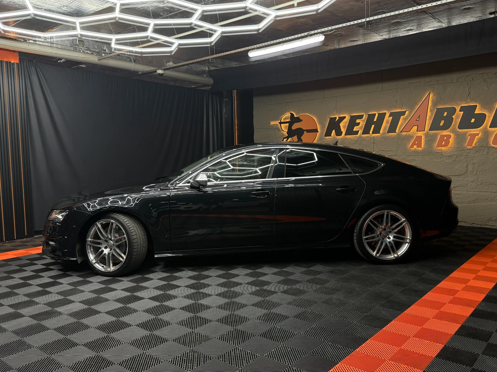 Audi S7 4.0i 420 к.с./ ГАРАНЦИЯ/БАРТЕР/ЛИЗИНГ/КОМЕНТАР, снимка 2 - Автомобили и джипове - 48909497