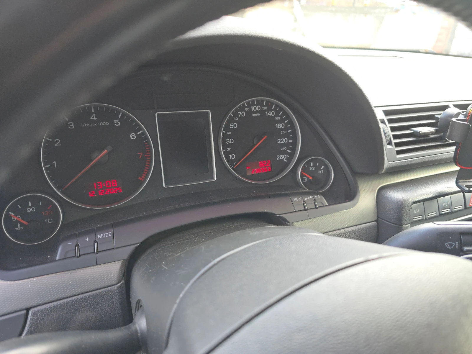 Audi A4 B6 - изображение 7