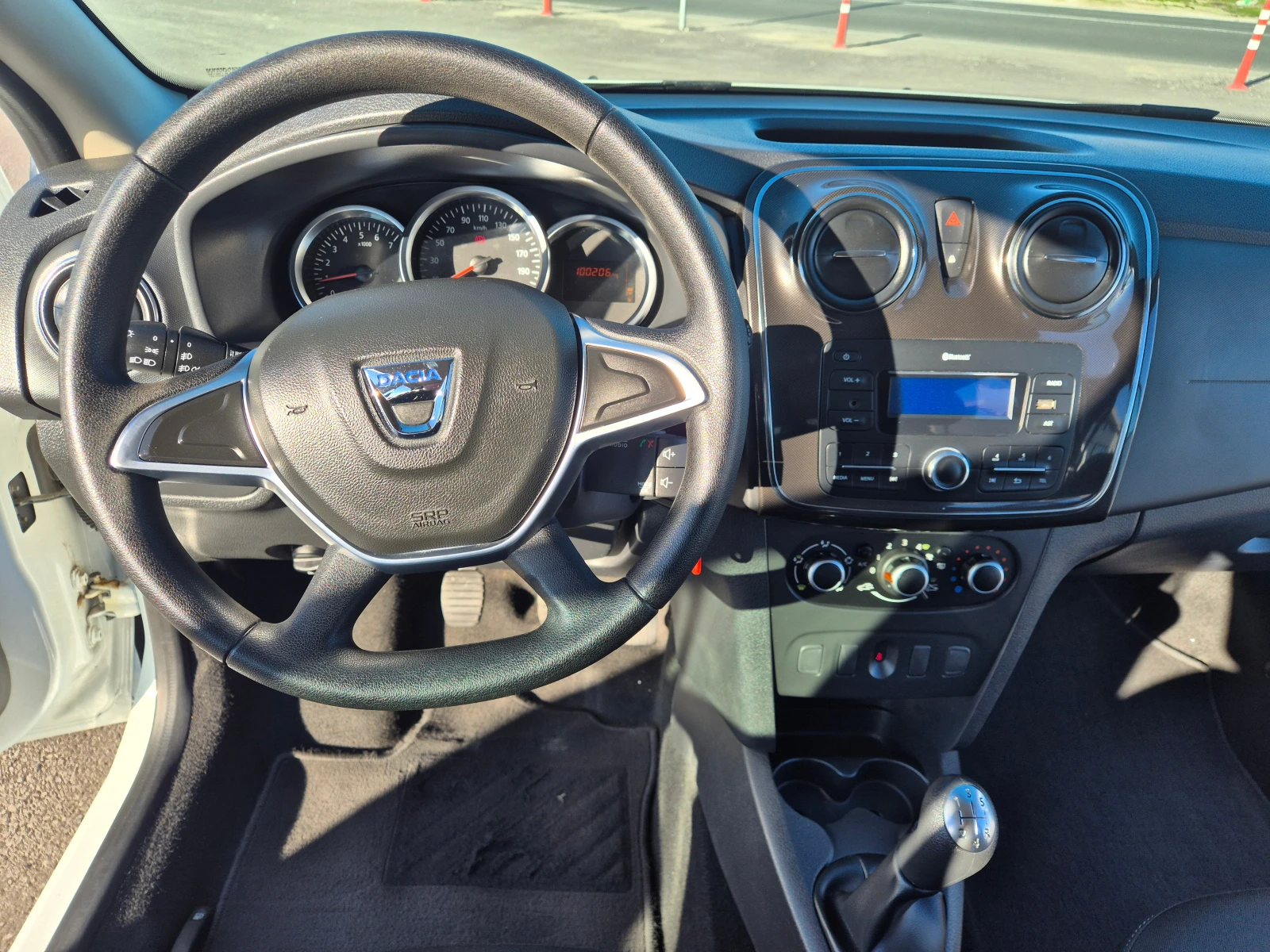 Dacia Sandero LAUREATE 1.5D-M/T | Mobile.bg � ����������� 14