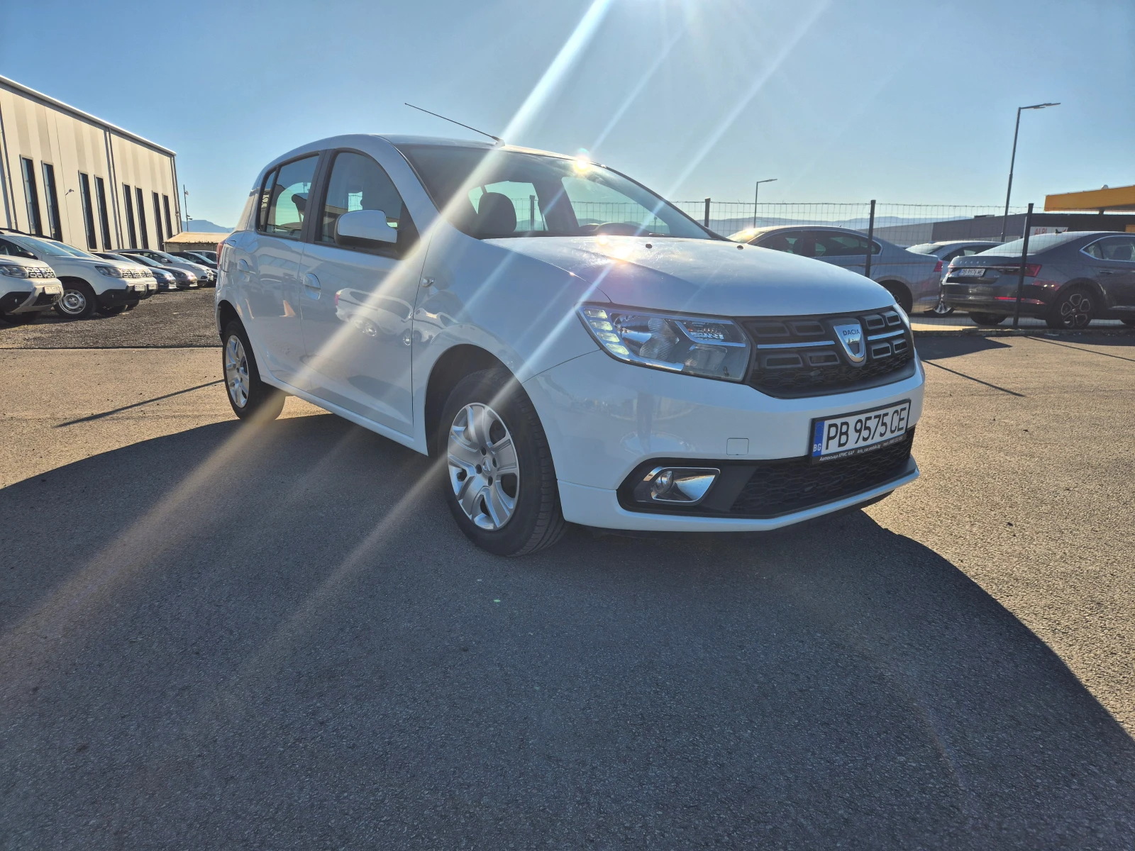 Dacia Sandero LAUREATE 1.5D-M/T - изображение 7
