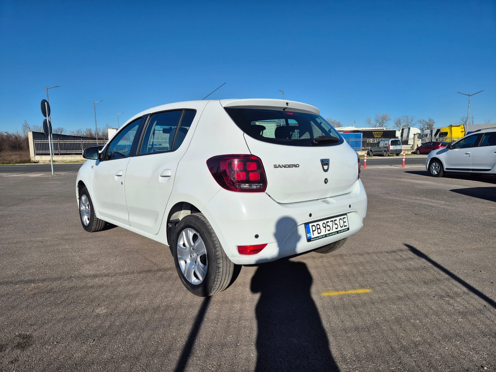 Dacia Sandero LAUREATE 1.5D-M/T - изображение 3