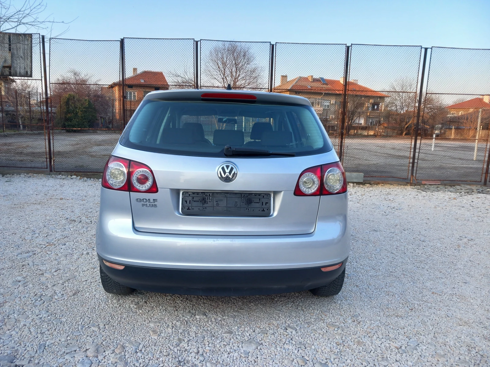 VW Golf Plus 1.4i 80кс климатроник, снимка 5 - Автомобили и джипове - 53866377