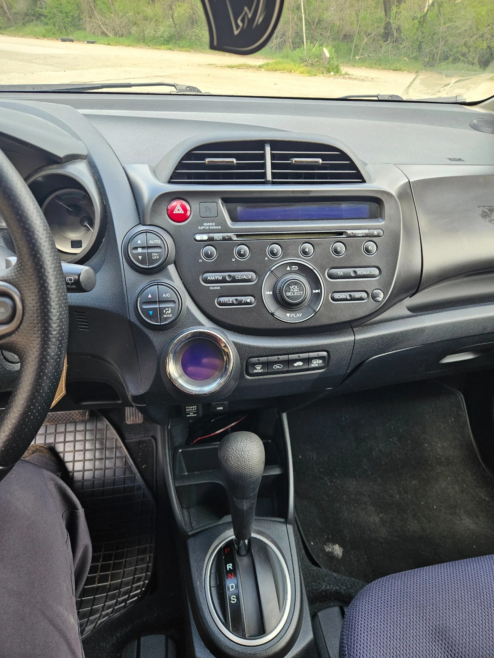 Honda Jazz 1.4 Hibrid, снимка 8 - Автомобили и джипове - 54258924