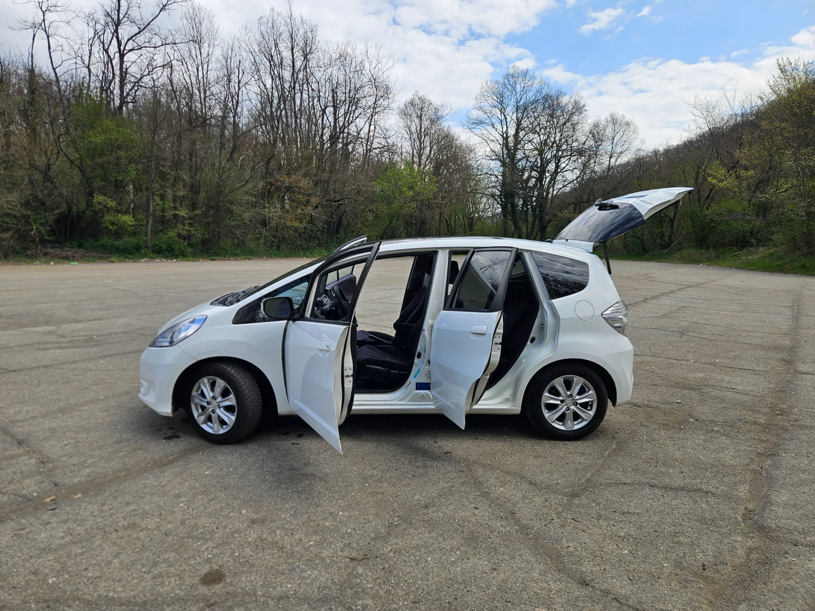 Honda Jazz 1.4 Hibrid, снимка 4 - Автомобили и джипове - 54258924