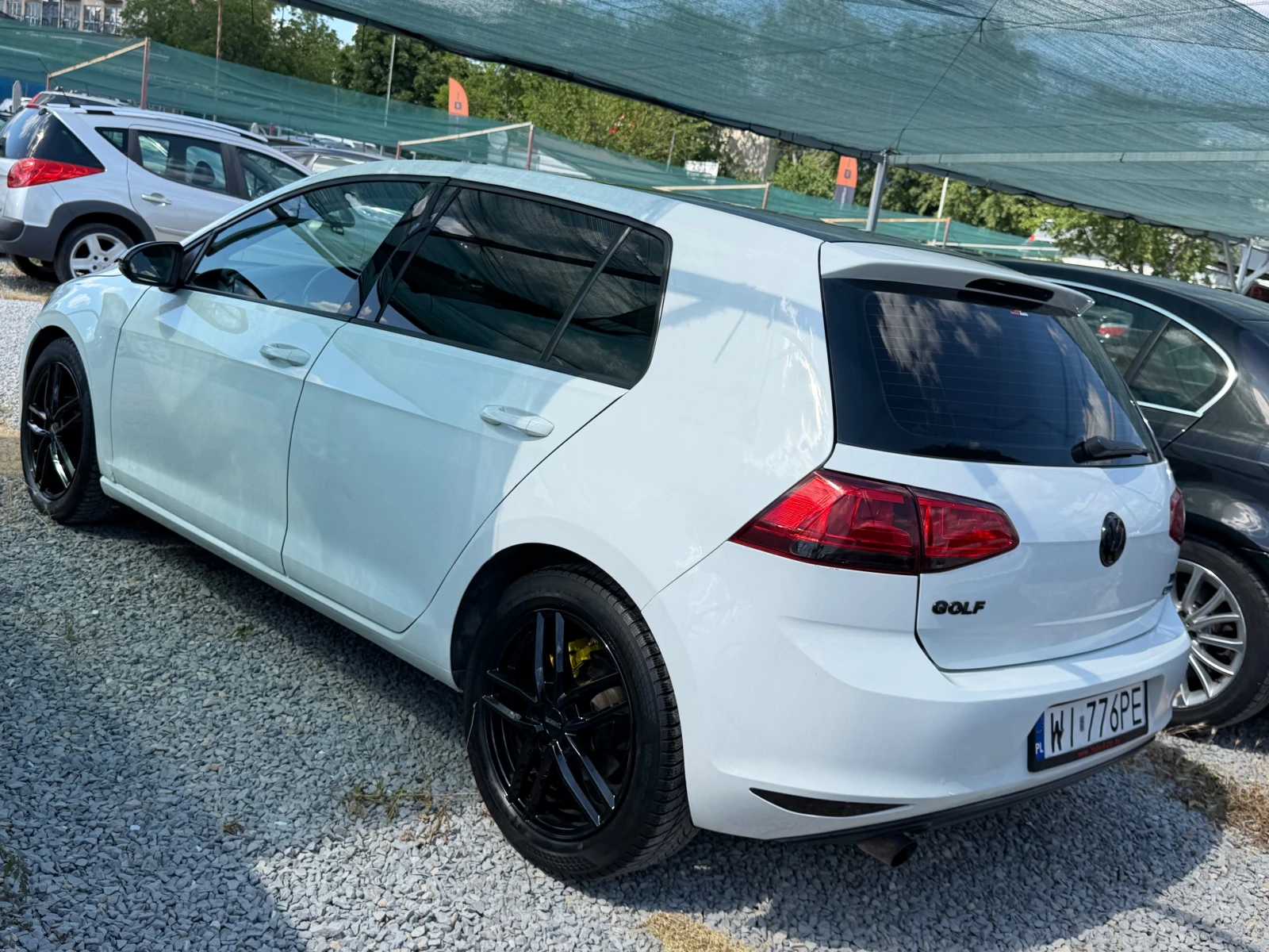 VW Golf 1.6 TDI Barter, снимка 16 - Автомобили и джипове - 54332848