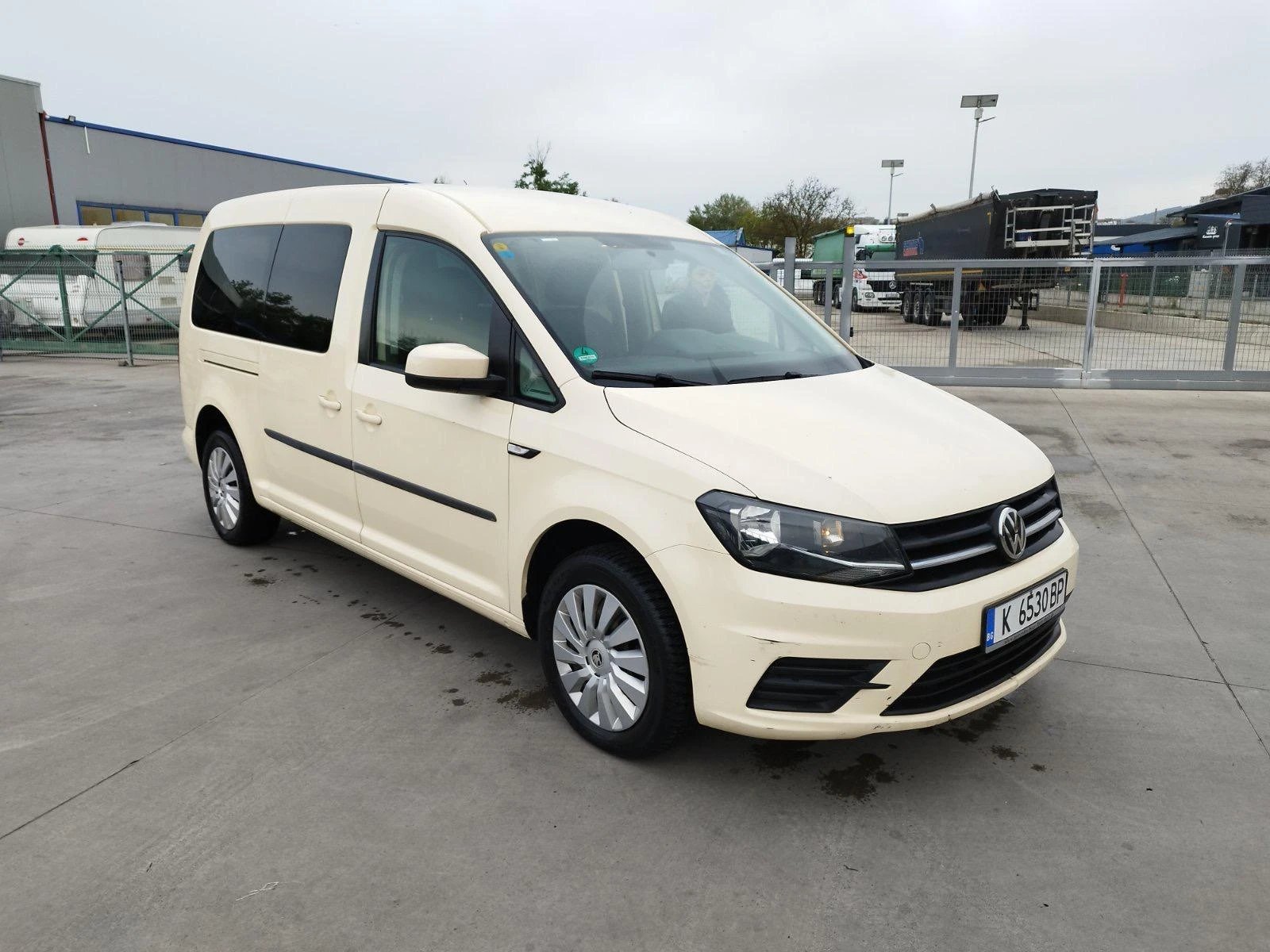 VW Caddy, снимка 11 - Автомобили и джипове - 54482448