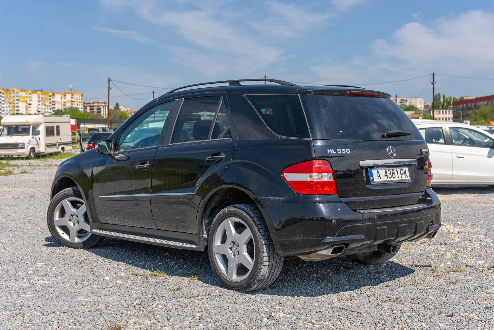 Mercedes-Benz ML 550, снимка 2 - Автомобили и джипове - 54509317