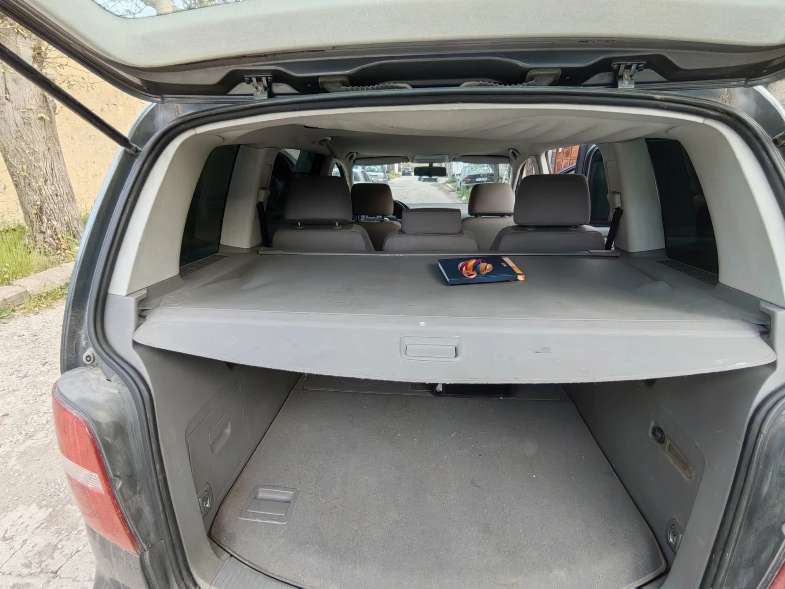 VW Touran, снимка 9 - Автомобили и джипове - 54873386