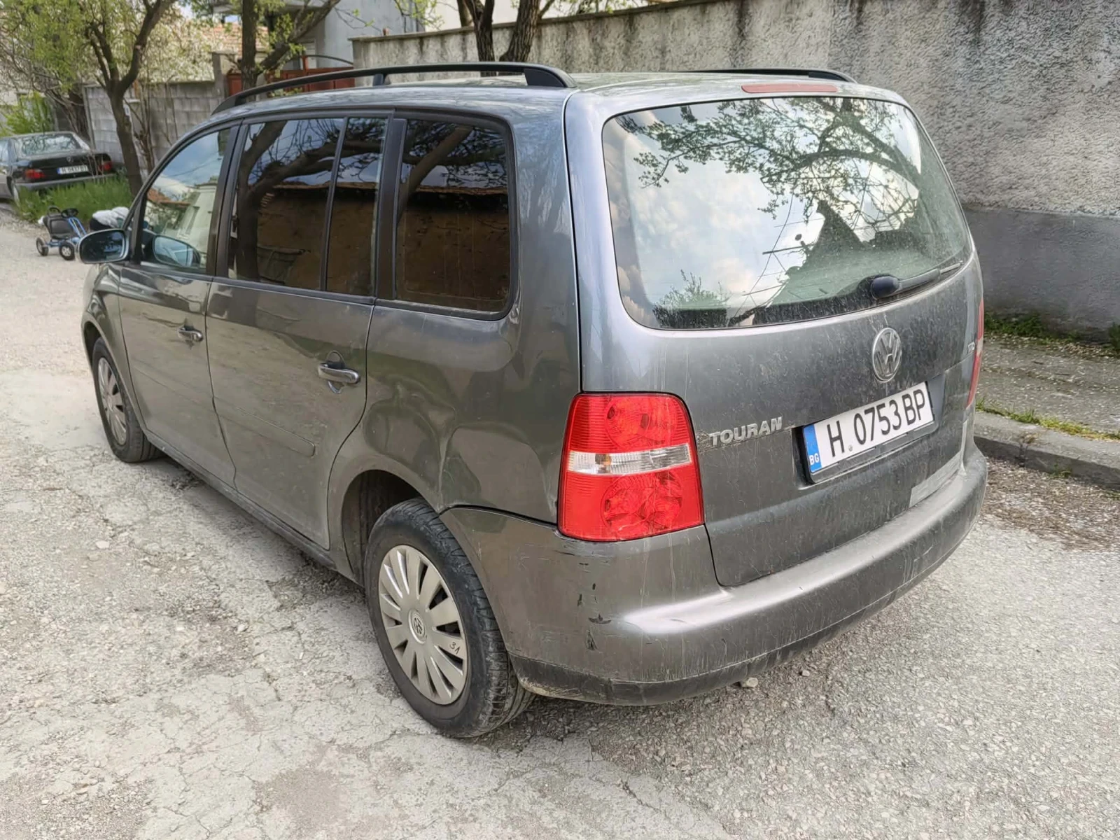 VW Touran, снимка 2 - Автомобили и джипове - 54873386