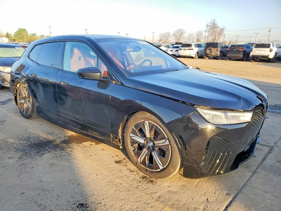 BMW iX, снимка 4 - Автомобили и джипове - 55047471