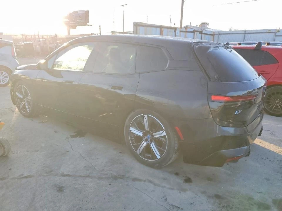 BMW iX, снимка 2 - Автомобили и джипове - 55047471