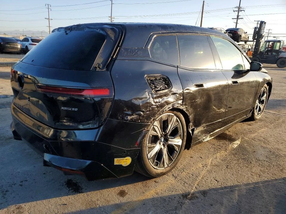 BMW iX, снимка 3 - Автомобили и джипове - 55047471
