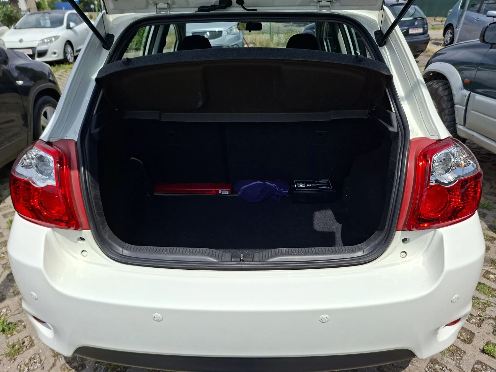 Toyota Auris КАТО НОВА, FACELIFT, HABИГАЦИЯ, КАМЕРА, EDITION, , снимка 10 - Автомобили и джипове - 55316542