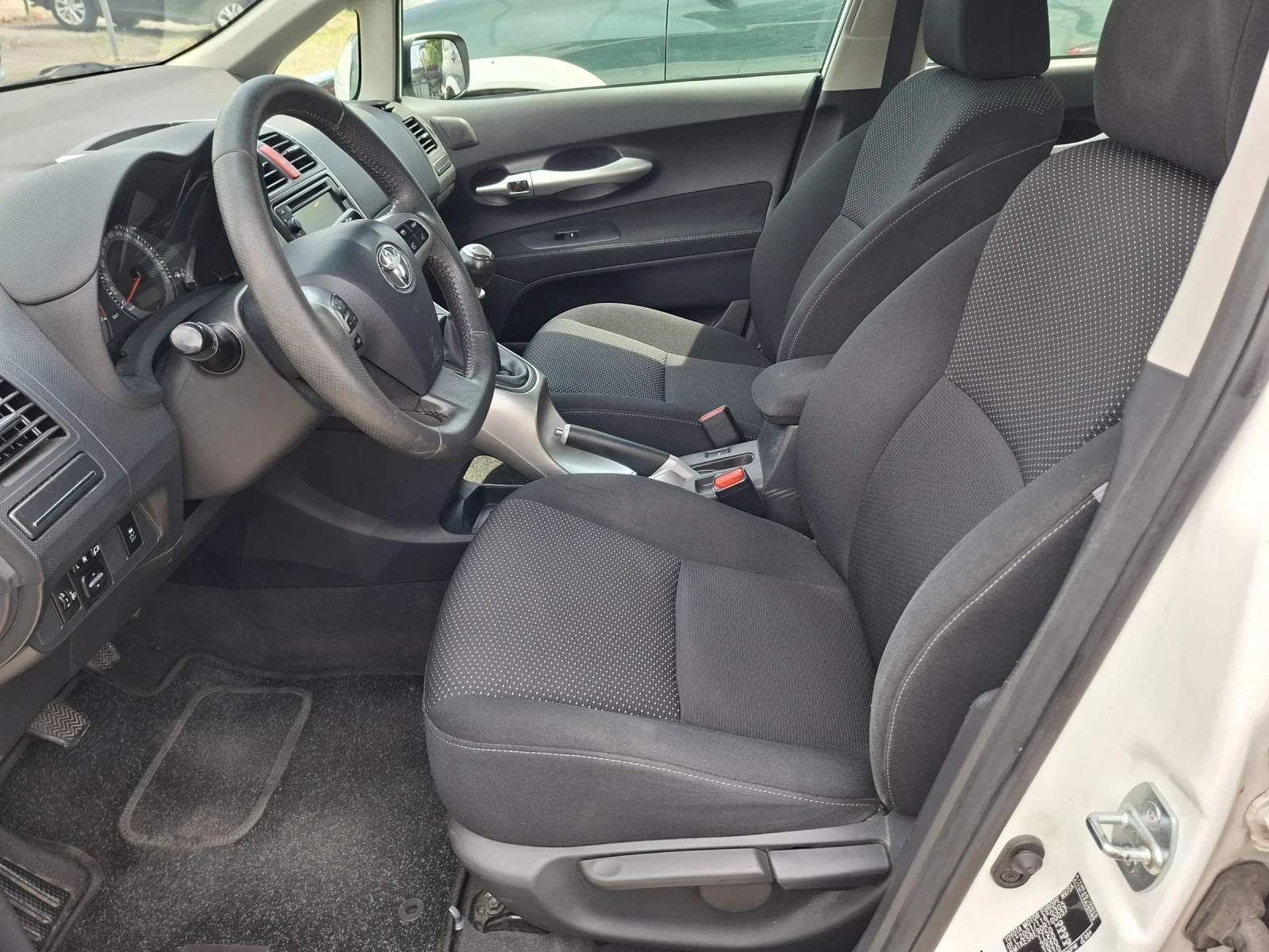 Toyota Auris КАТО НОВА, FACELIFT, HABИГАЦИЯ, КАМЕРА, EDITION, , снимка 15 - Автомобили и джипове - 55316542