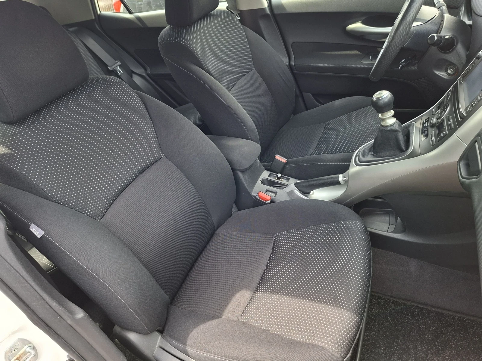 Toyota Auris КАТО НОВА, FACELIFT, HABИГАЦИЯ, КАМЕРА, EDITION, , снимка 16 - Автомобили и джипове - 55316542
