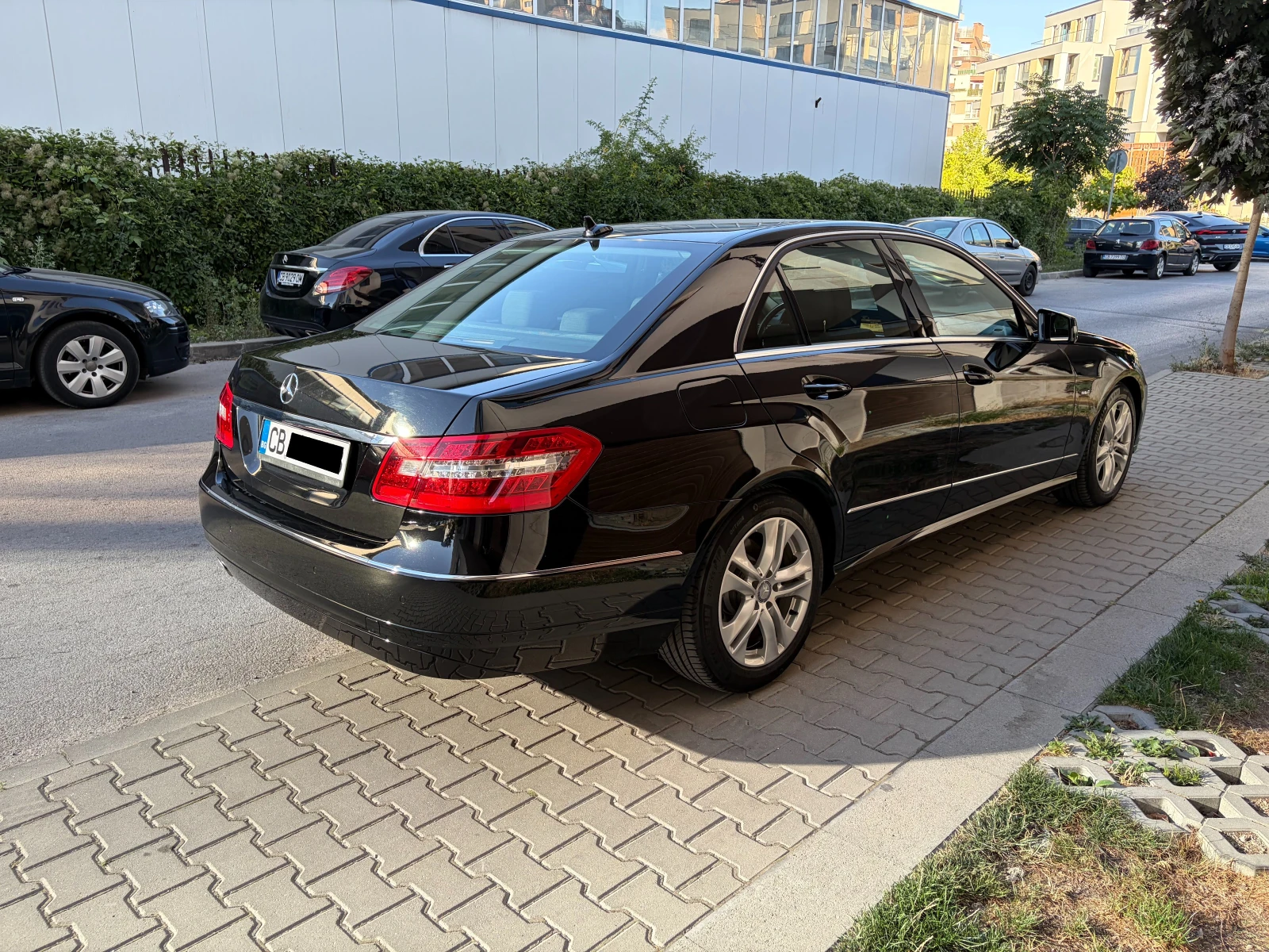 Mercedes-Benz E 200 Elegance, снимка 3 - Автомобили и джипове - 55731830