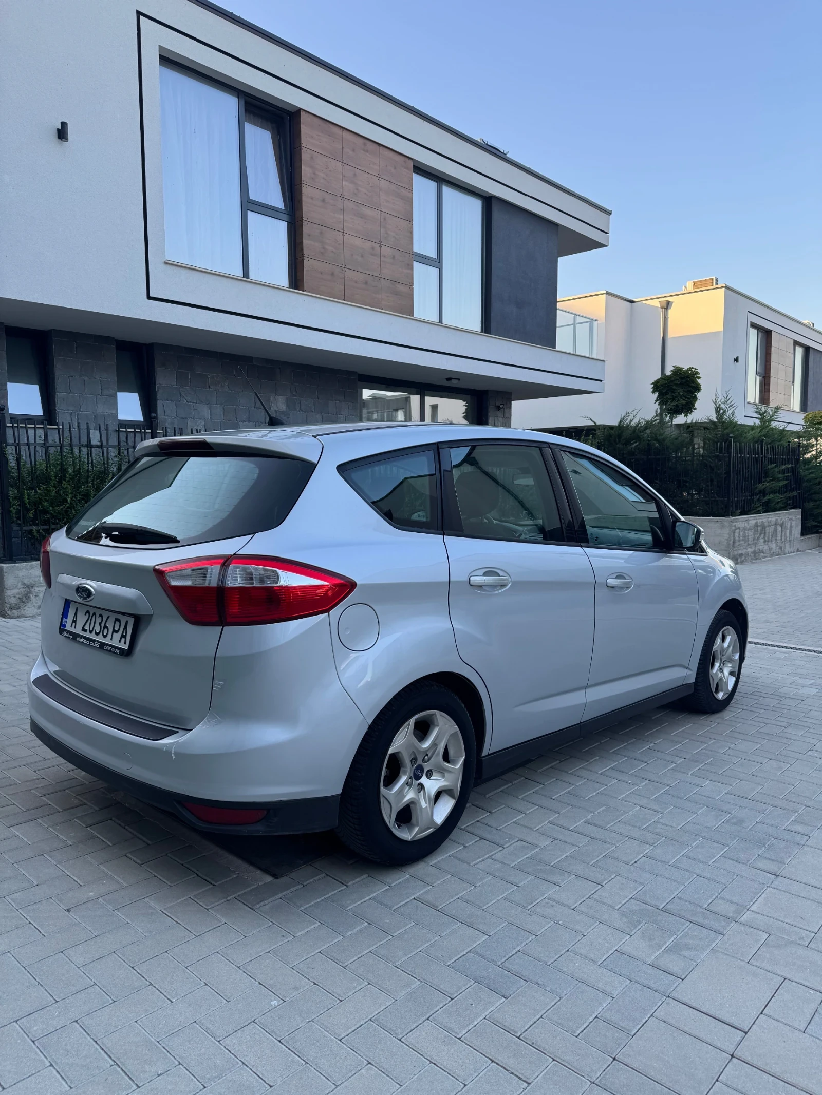 Ford C-max Газ. Инжекцион, снимка 3 - Автомобили и джипове - 55808493