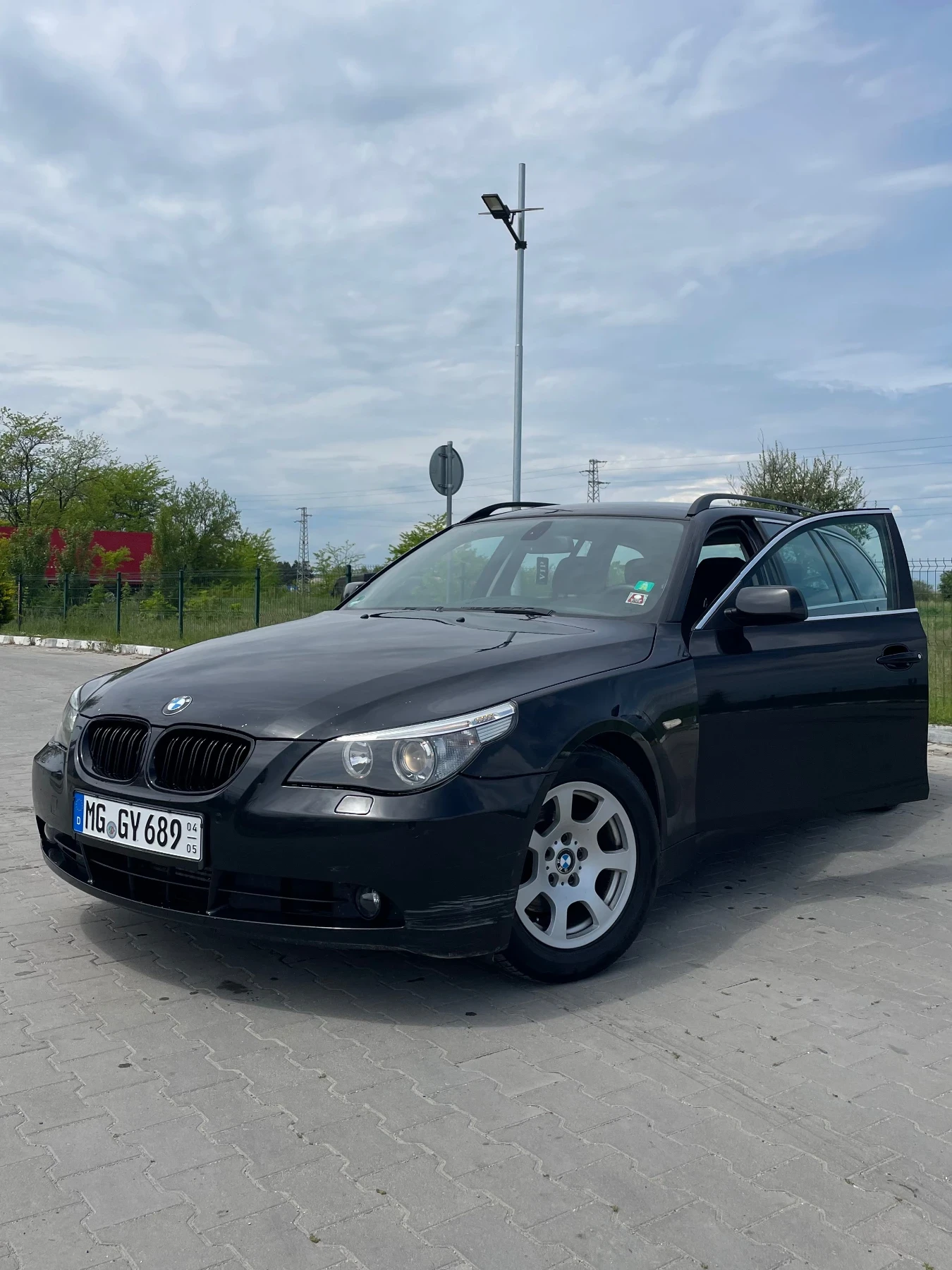 BMW 520, снимка 2 - Автомобили и джипове - 56524735